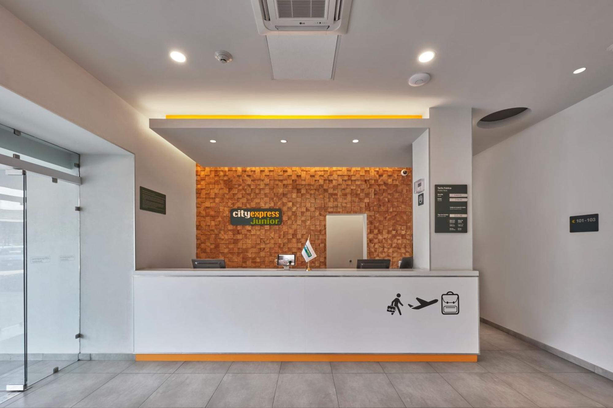 City Express Junior By Marriott Ciudad De Mexico Sullivan Exterior foto